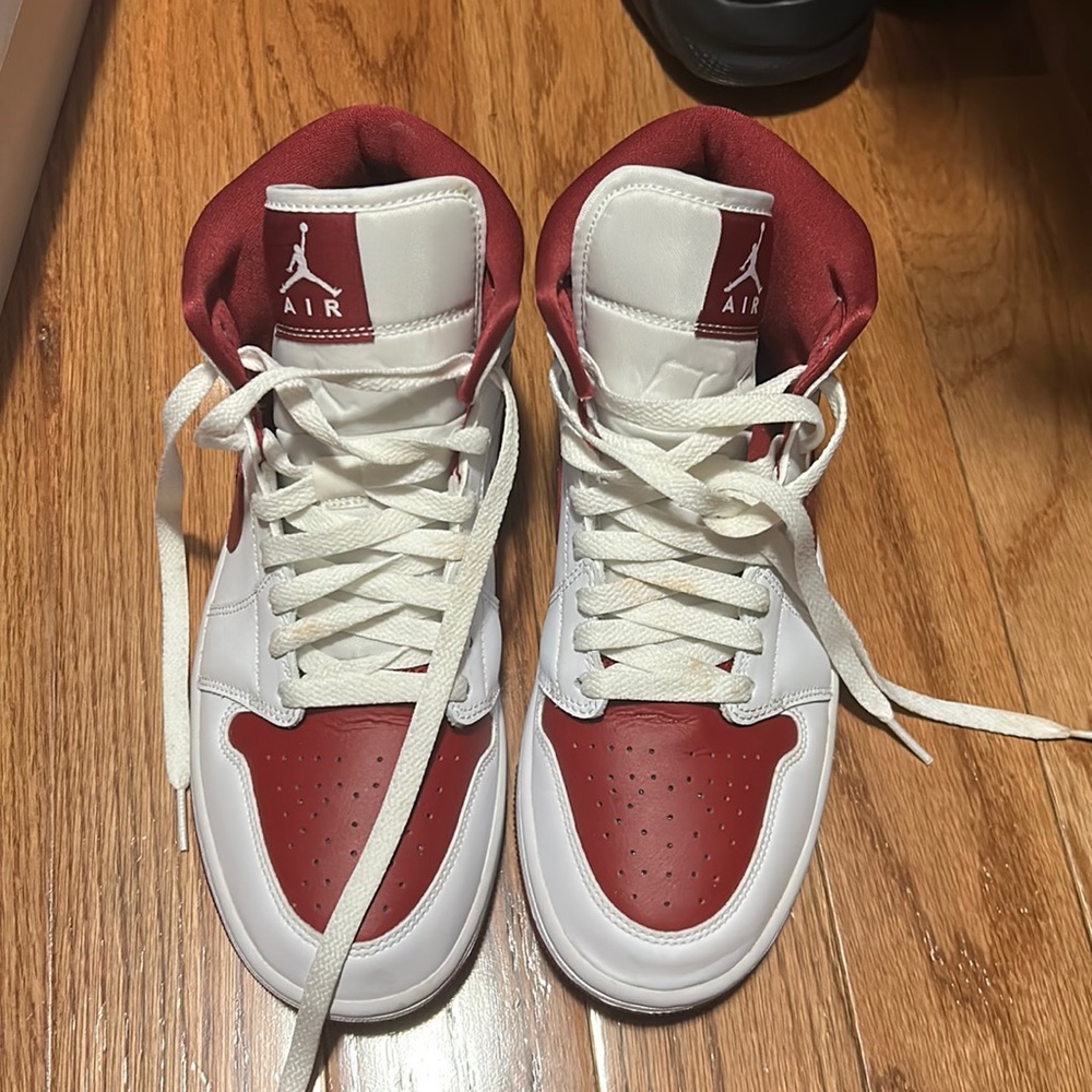 Nike Air Jordan Mid